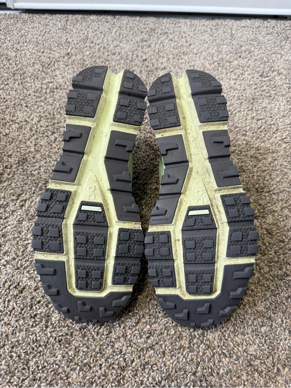 On Running Men's Cloudvista Trail Shoes - Light Green and Black - Picture 6 of 7